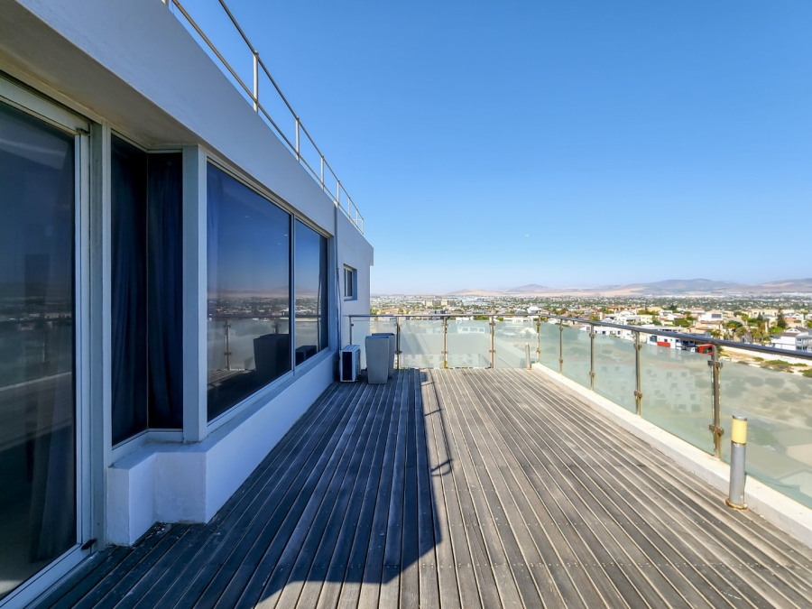 4 Bedroom Property for Sale in Beachfront Western Cape